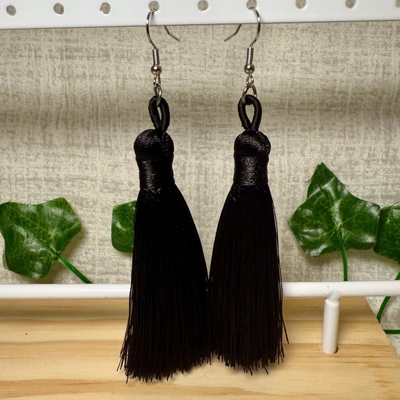 New Handmade Black Tassel Earrings - Picture 1 of 4